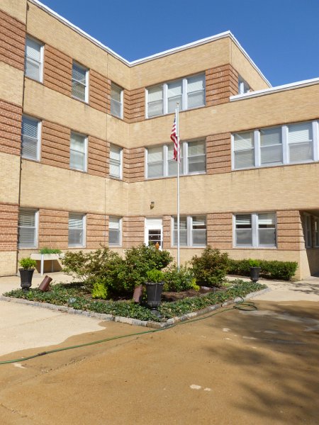 VA Garden April 2013 057